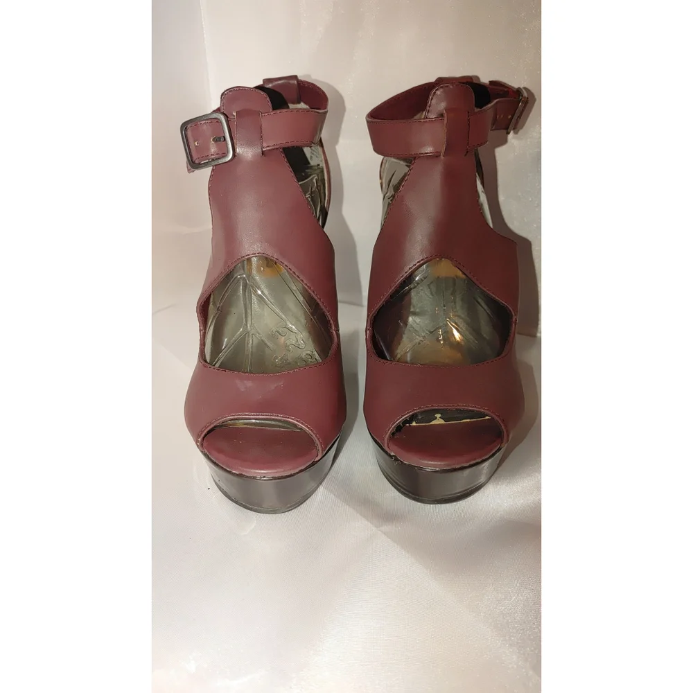 BC Footwear Leather Peep Toe Wedge Size 8